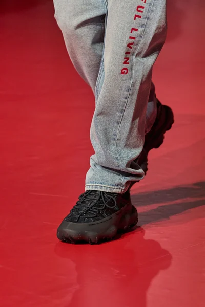 Look 11